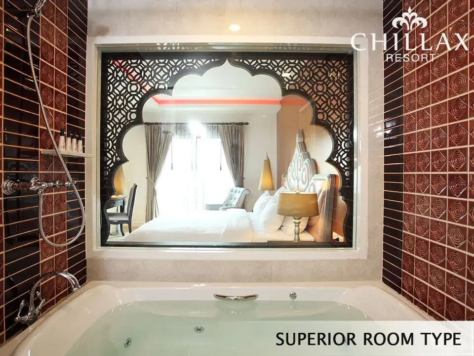 Superior hotel room with whirlpool bathtub — view 3