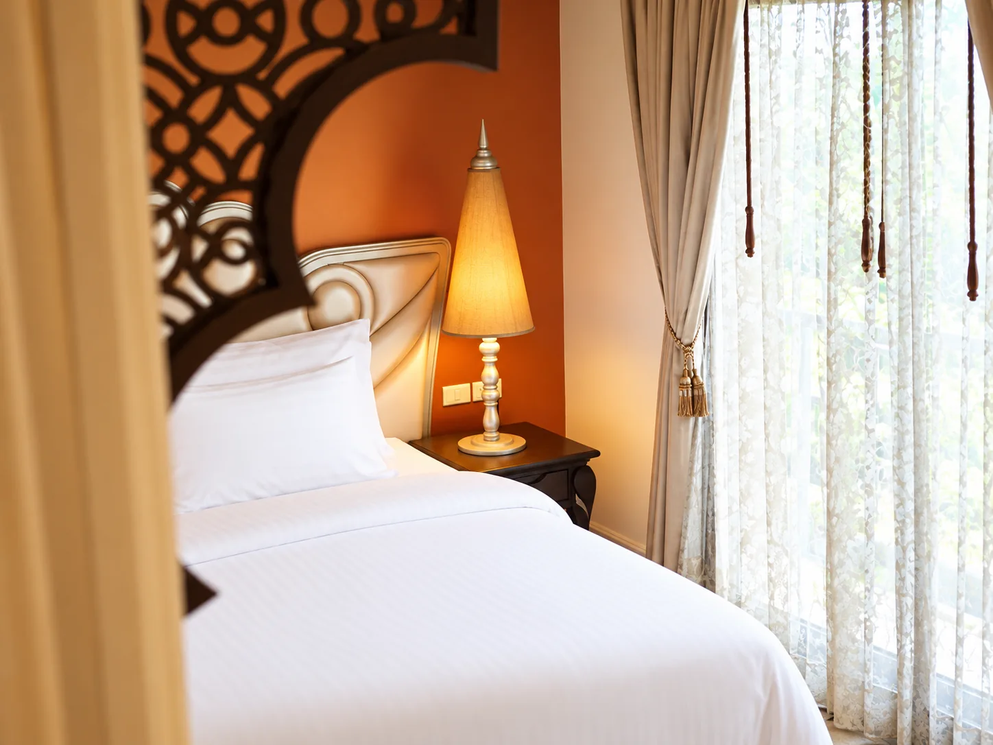Premier hotel room with private whirlpool bathtub — view 5